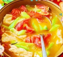 Luffa and Tomato Braised with Vermicelli Rolls
