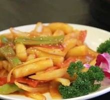 Sausage and Egg Stir-fried Rice Noodles