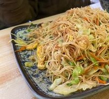 Egg and Pork Stir-fried Rice Noodles