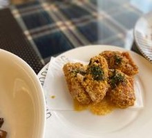 Salted Egg Yolk Chicken Wings