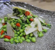 Snow Cabbage Stir-fried with Bamboo Shoots and Edamame