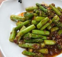 Sauce-Braised Asparagus