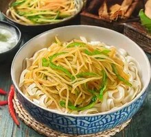 Spicy Pepper and Potato Noodles