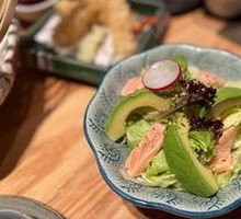 Avocado Salmon Salad
