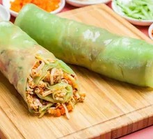 Chicken and Vegetable Noodle Rolls