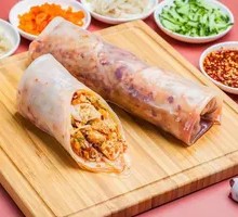 Family Feast Noodle Rolls