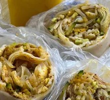 Chicken丝 Rolls with Noodles