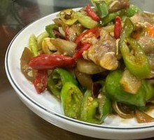 Stir-fried Pig's Head Meat with Green Chili