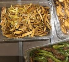 Stir-fried Pork Shreds with Leek and Tofu Skin