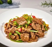 Stir-Fried Beef with Yellow Onion