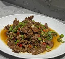Stir-Fried Beef with Yellow Onion