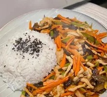 Fish-Flavored Shredded Pork Rice Bowl