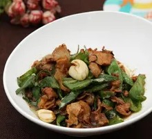 Stir-Fried Pork with Green Pepper