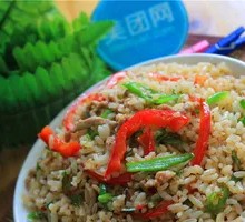 Green Pepper and Pork Stir-fried Fried Rice