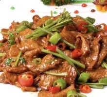 Stir-Fried Beef with Yellow Onion