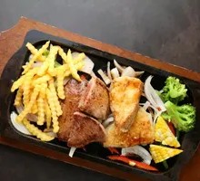 Black Pepper Beef Ribs with Fries