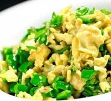 Stir-Fried Eggs with Green Peppers