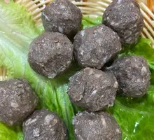 Beef tendon meatballs