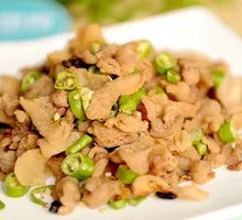 Stir-fried Green Pepper with Pork Cracklings