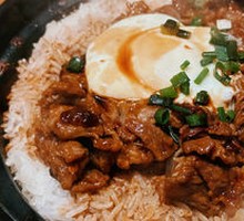Beef Egg Claypot Rice