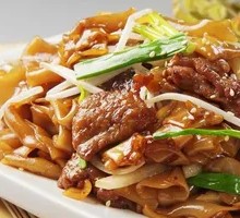 Stir-Fried Rice Noodles with Pork
