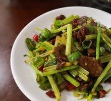 Stir-Fried Beef with Yellow Onion