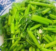 Garlic Stir-Fried Water Spinach