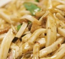 Rock Garlic Stir-Fried Rice Noodles