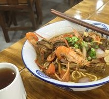 River Shrimp and Eel Noodles