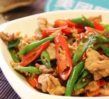 Pork Shank Stir-Fried with Green Chili