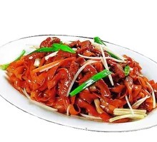 Egg and Beef Stir-Fried Rice Noodles
