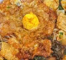Fried Egg Snail Noodles
