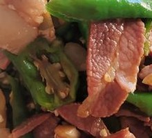 Green Pepper Stir-fried with Ham and Pork