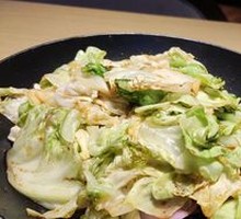 Spicy Pot-Braised Cabbage