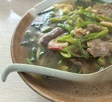 Green Pepper Pig's Stomach Noodle Soup