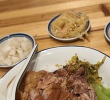 Pig Trotter and Four-Tip Pork Rice