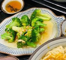 Steamed Broccoli with Soy Sauce