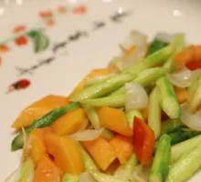Papaya and Lily Bulb Stir-fry