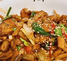 Spicy Crispy Preserved Meat Noodles