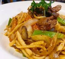 Black Pepper Beef Noodles
