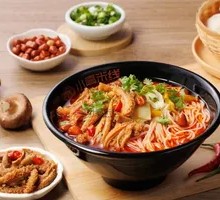 Fresh Bamboo Shoot and Ox Tripe Noodle Soup