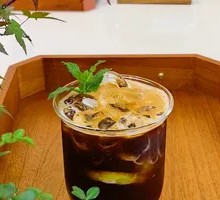 Celadon Wendi Pomelo Bubbles Americano