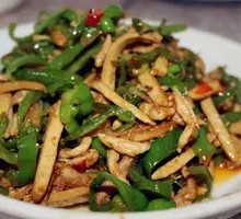 Stir-Fried Pork Shreds with Tofu Skin and Chili