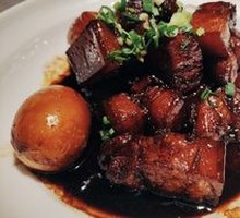 Tonglu Air Steamed Bun Braised Pork