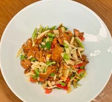 Stir-fried Pork Tenderloin with Pickled Cabbage