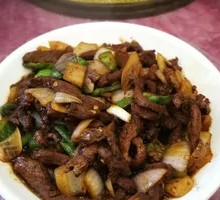 Onion Stir-fried Beef Strips