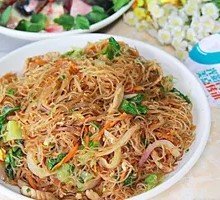 Stir-Fried Pork and Egg with Rice Noodles