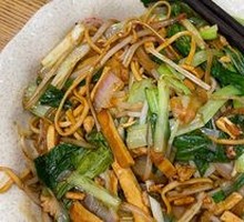Shredded Pork with Vegetable Salad