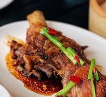 Premium Pan-Seared Beef Ribs in Braising Sauce