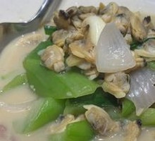 Clam and Loofah Stir-fry